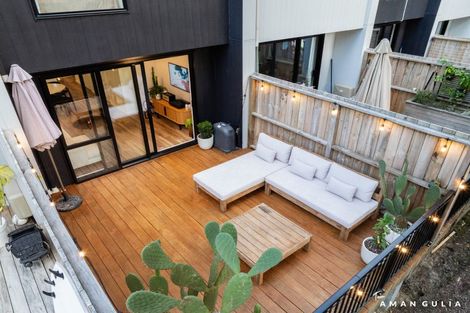 Photo of property in 33 Tokai Place, Glen Eden, 0602