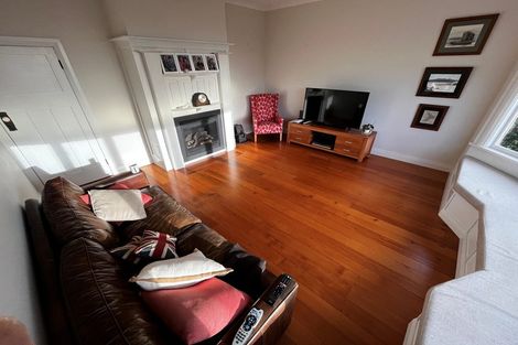 Photo of property in 6 Apuka Street, Brooklyn, Wellington, 6021