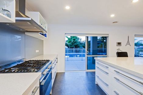 Photo of property in 9 Fairbairn Place, East Tamaki Heights, Auckland, 2016