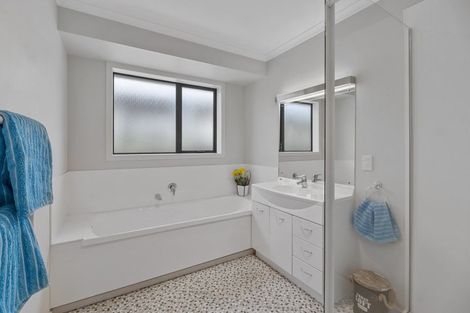 Photo of property in 9a Wilton Street, Westown, New Plymouth, 4310