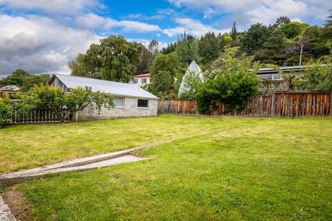 Photo of property in 18 Branxholm Street, Roxburgh, 9500