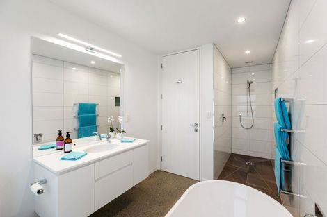 Photo of property in 102 Oxford Street, Martinborough, 5711