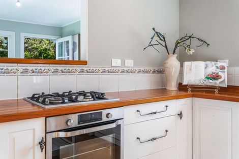 Photo of property in 137 Brian Crescent, Stanmore Bay, Whangaparaoa, 0932