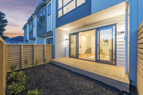 Photo of property in 35c Hereford Street, Te Atatu Peninsula, Auckland, 0610