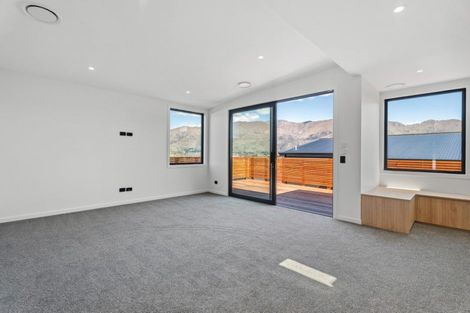 Photo of property in 21 Fenton Avenue, Wanaka, 9305
