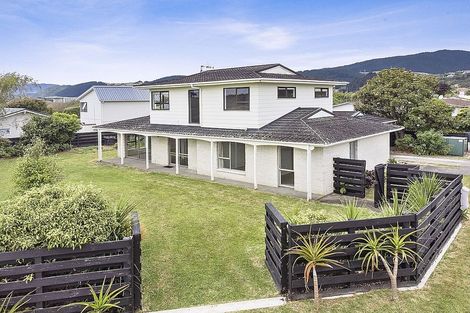 Photo of property in 1 Manawa Avenue, Raumati Beach, Paraparaumu, 5032