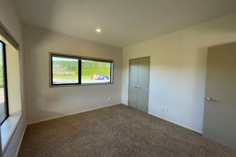 Photo of property in 2 Arthur Road, Paraite, New Plymouth, 4373