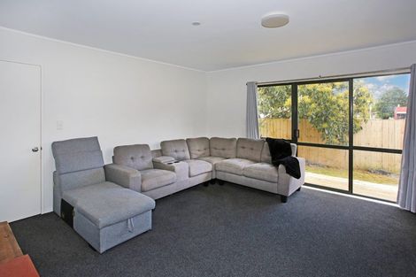 Photo of property in 2/8 Freyberg Crescent, Pukekohe, 2120