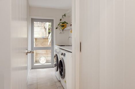 Photo of property in 40 Oceanview Road, Mount Maunganui, 3116