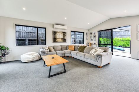 Photo of property in 17 Riverpoint Glade, Flagstaff, Hamilton, 3210