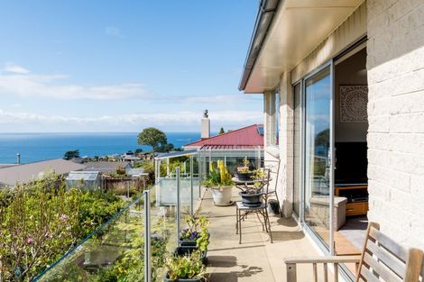 Photo of property in 59 Isadore Road, Saint Clair, Dunedin, 9012