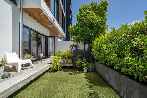 Photo of property in Frank Sargeson Apts, 2/74g Anzac Street, Takapuna, Auckland, 0622