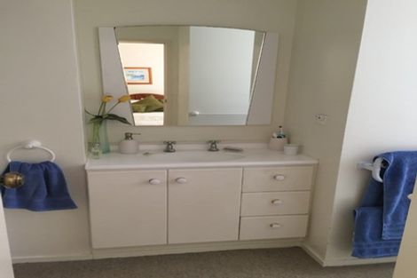 Photo of property in 1/3 Fayette Place, Te Atatu South, Auckland, 0610