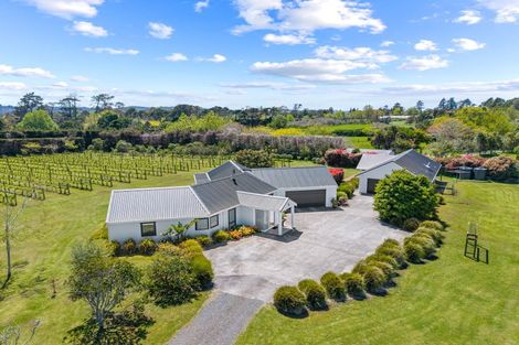 Photo of property in 73 Motu Road, Kumeu, 0891