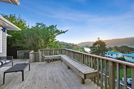 Photo of property in 16 Manor Drive, Stokes Valley, Lower Hutt, 5019