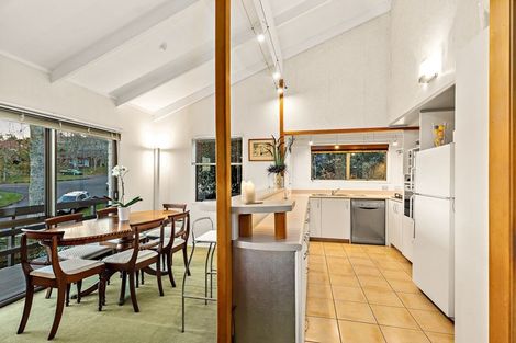 Photo of property in 42 Holyoake Place, Chatswood, Auckland, 0626