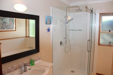 Photo of property in 38 Henson Road, Whitford, Howick, 2571