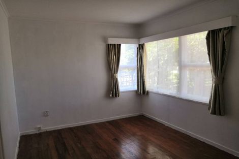 Photo of property in 30 Kingdale Road, Henderson, Auckland, 0610