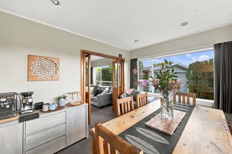 Photo of property in 34 Wychwood Crescent, Bishopdale, Christchurch, 8053
