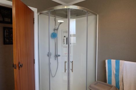 Photo of property in 28 Mcvie Road, Huntly, 3700