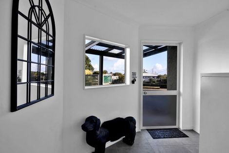 Photo of property in 5 Scott Street, Moturoa, New Plymouth, 4310