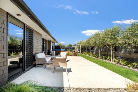 Photo of property in 10 Butterworth Crescent, Papamoa Beach, Papamoa, 3118