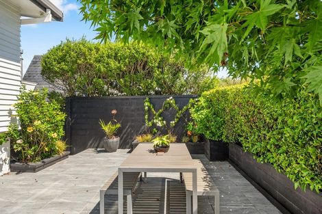 Photo of property in 13 Wilding Avenue, Northcote Point, Auckland, 0627