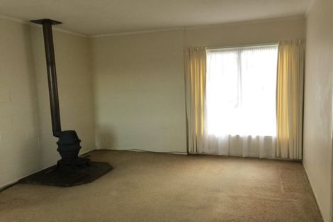 Photo of property in 1/3 Mcquoid Place, Glenfield, Auckland, 0629