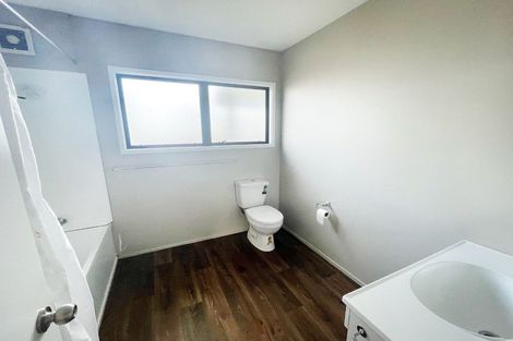 Photo of property in 3/10 Solveig Place, Randwick Park, Auckland, 2105