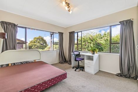 Photo of property in 1/43 Eastcliffe Road, Castor Bay, Auckland, 0620