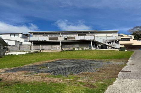 Photo of property in 1/23 Sovereign Place, Glenfield, Auckland, 0629