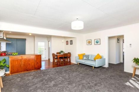 Photo of property in 16 Trafalgar Street, Westown, New Plymouth, 4310