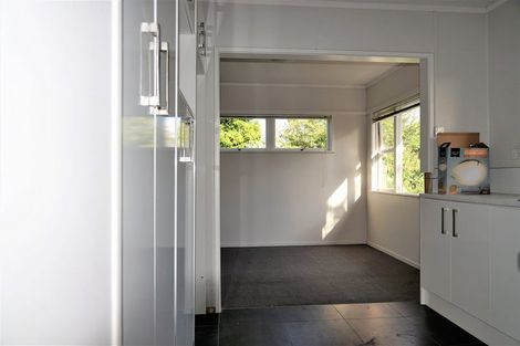 Photo of property in 90 Coronation Road, Hillcrest, Auckland, 0627