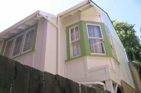 Photo of property in 304 Oriental Parade, Oriental Bay, Wellington, 6011