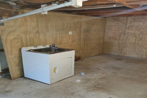 Photo of property in 20 Chislehurst Street, Henderson, Auckland, 0612