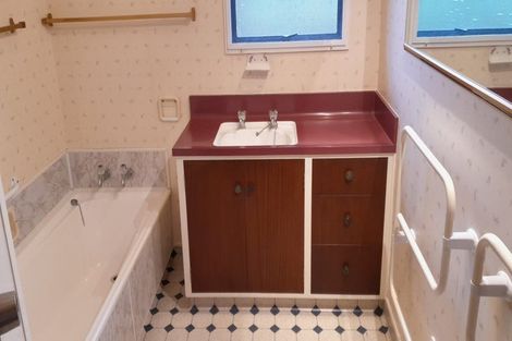 Photo of property in 2/701 Roberts Street, Hastings, 4122