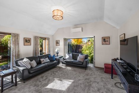 Photo of property in 2/6 Cricklewood Place, Avonhead, Christchurch, 8042