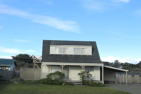 Photo of property in 15 Scott Avenue, Otaki Beach, Otaki, 5512