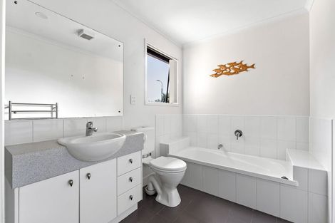 Photo of property in 12 Quarter Deck Lane, Gulf Harbour, Whangaparaoa, 0930