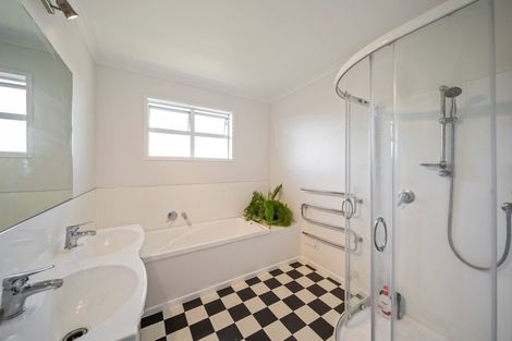 Photo of property in 17 Fantham Street, Hawera, 4610