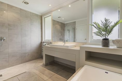 Photo of property in 104 Mellons Bay Road, Mellons Bay, Auckland, 2014