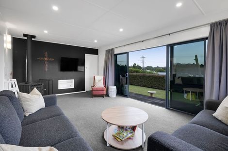 Photo of property in 120 Omata Road, Marfell, New Plymouth, 4310