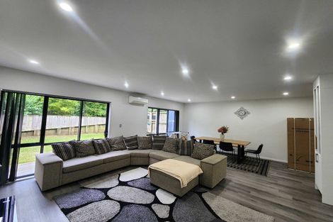 Photo of property in 8b Carlos Drive, Flat Bush, Auckland, 2016