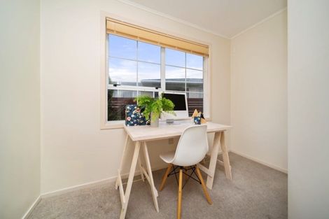 Photo of property in 35 Wesley Avenue, Frankleigh Park, New Plymouth, 4310