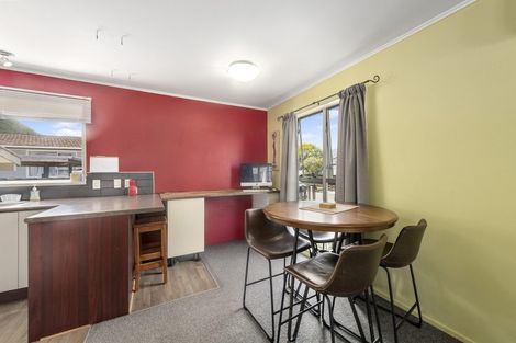 Photo of property in 41 Hartford Crescent, Totara Park, Upper Hutt, 5018