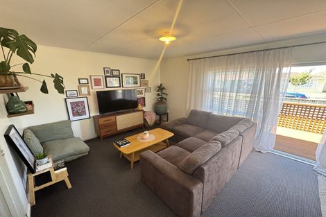 Photo of property in 2 Leslie Avenue, Cloverlea, Palmerston North, 4412