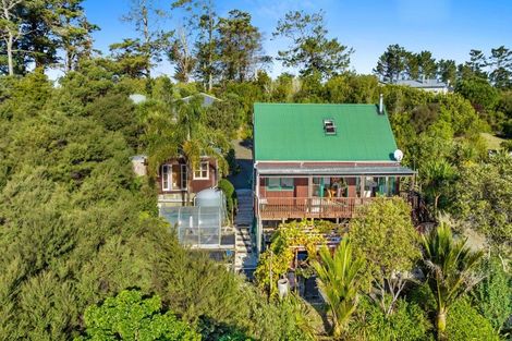 Photo of property in 200 Tawa Road, Kumeu, 0891