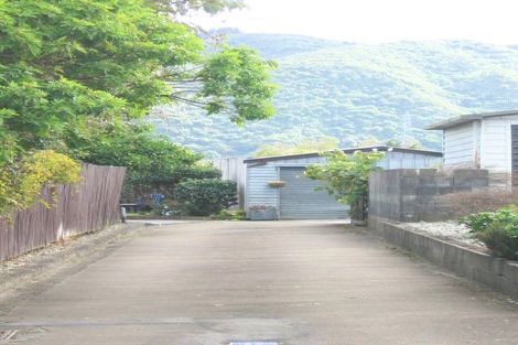 Photo of property in 2/121 Clouston Park Road, Clouston Park, Upper Hutt, 5018