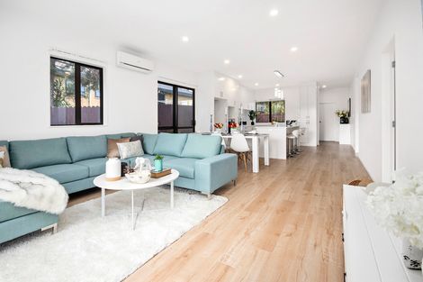 Photo of property in 413 West Coast Road, Glen Eden, Auckland, 0602