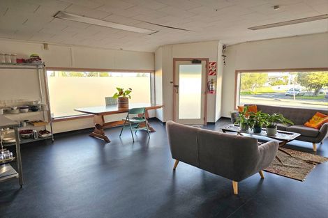 Photo of property in 61 Rimu Street, New Lynn, Auckland, 0600